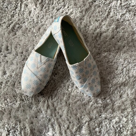 TOM'S White Microsuede Snowflake Print Alpargata Slip on Flat Shoe - sz 7.5 - Picture 1 of 8